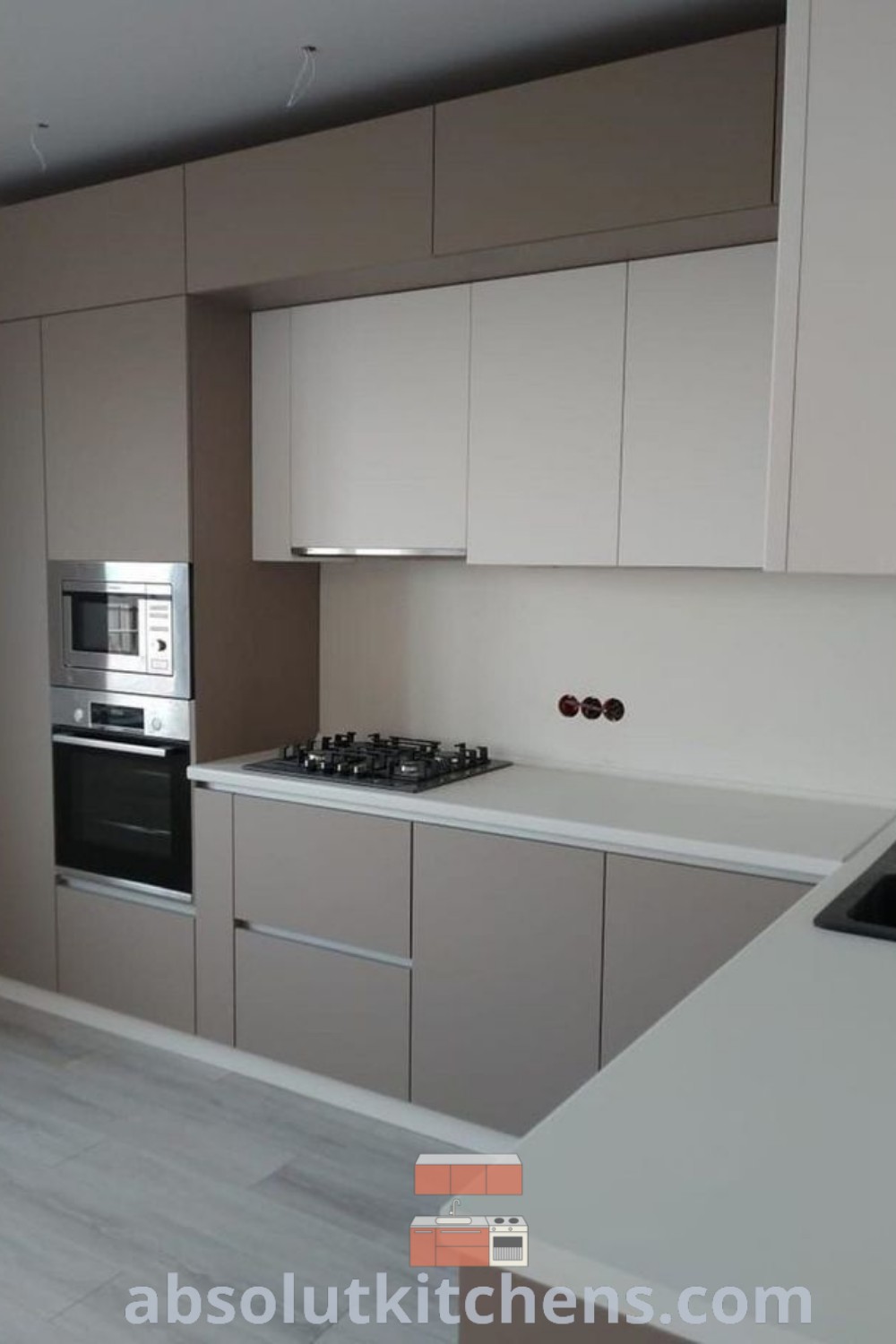 A clean and organized small open plan kitchen featuring modern kitchen cabinet design, showcasing functional kitchen interior design and decor ideas that inspire a cozy home atmosphere. This space blends elegance with practicality, perfect for entertaining or family gatherings. Discover more design inspirations at wellnesswink.com.